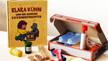 © Klara Kühn Foto vom Buch und dem Materialkoffer